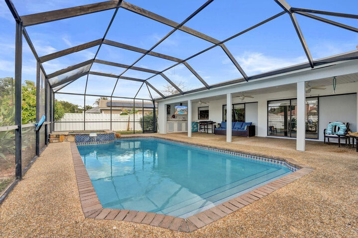 Property Photo:  326 NW 101st Terrace  FL 33071 