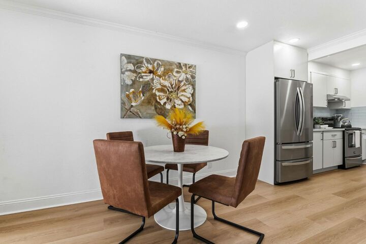 Property Photo:  1940 Mount Vernon Court 1  CA 94040 