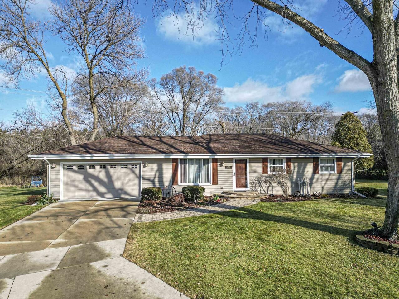 Property Photo:  416 Colby Court  WI 53546 