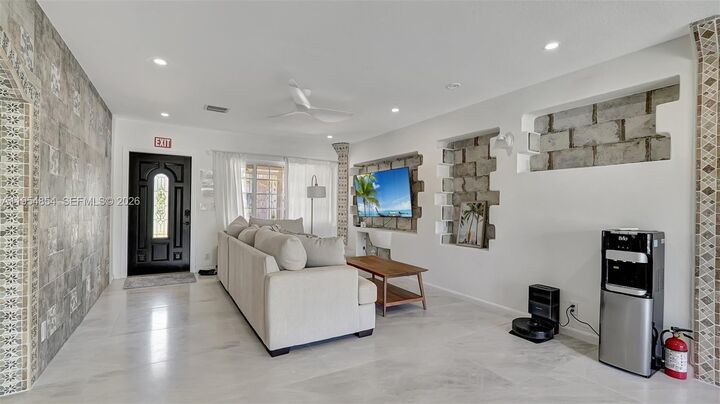 Property Photo:  1311 Pierce St  FL 33019 