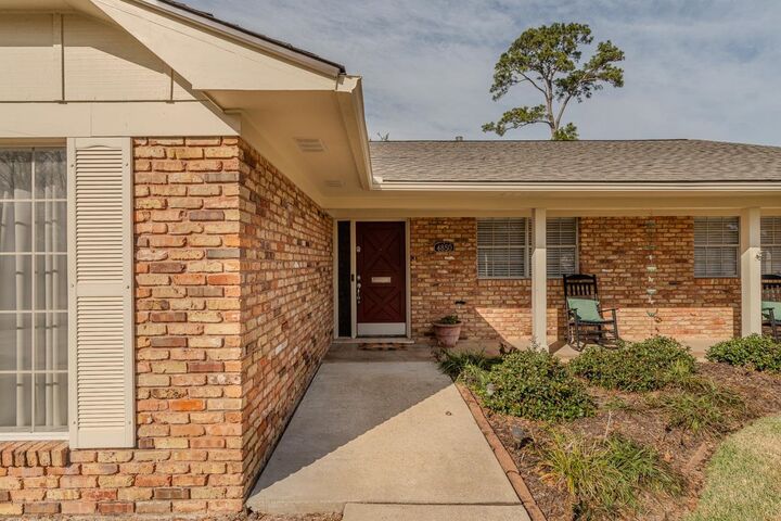 Property Photo: 4850 Teakwood TX 77706