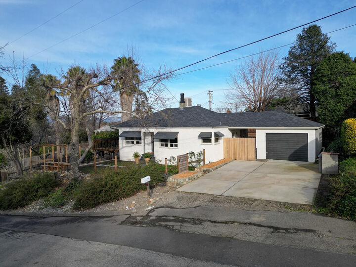 Property Photo:  1569 Walnut Avenue  CA 96001 