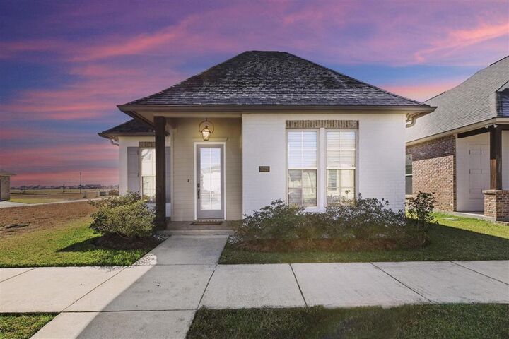 Property Photo:  3021 Forestwood Drive  LA 70607 