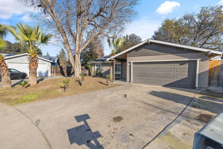 Property Photo: 5125 W Feemster Court CA 93277