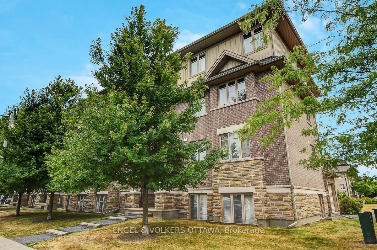 Property Photo:  188 Hornchurch Lane  ON K2J 2T3 