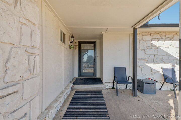 Property Photo:  2700 E El Paso Street  OK 74014 
