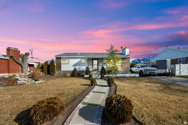 Property Photo: 8147 S Roosevelt St UT 84047