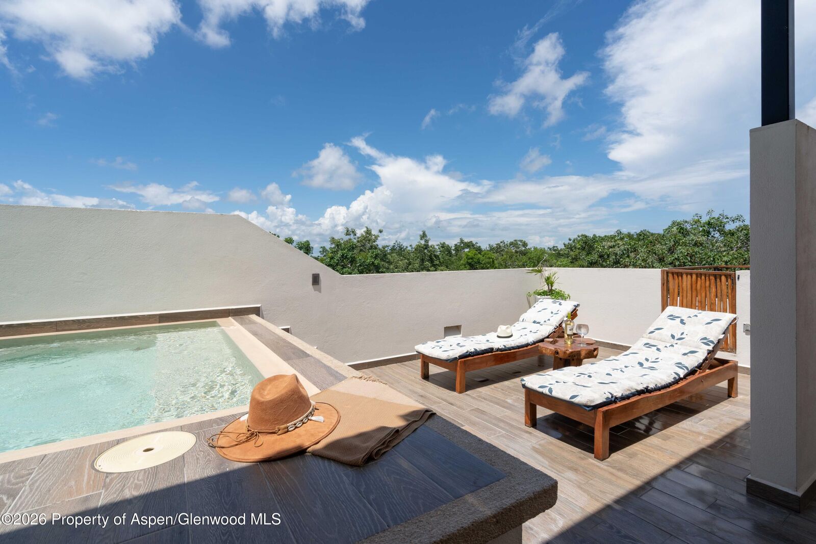 Property Photo:  0002 C. 3 Sur Ph3  QR 77760 