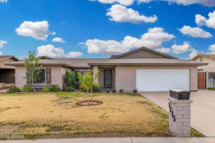 Property Photo:  1115 W Santa Cruz Drive  AZ 85282 