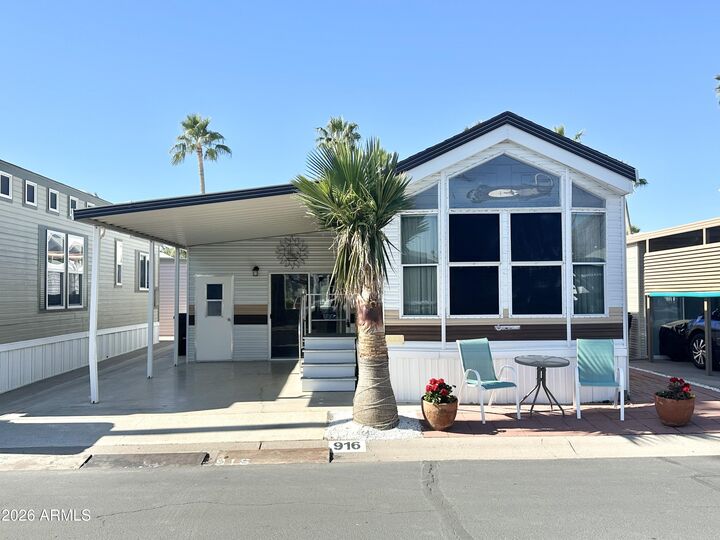 Property Photo:  916 S Mineshaft Drive  AZ 85119 