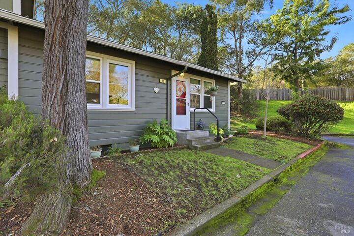 Property Photo:  49 Livingston Court  CA 94949 