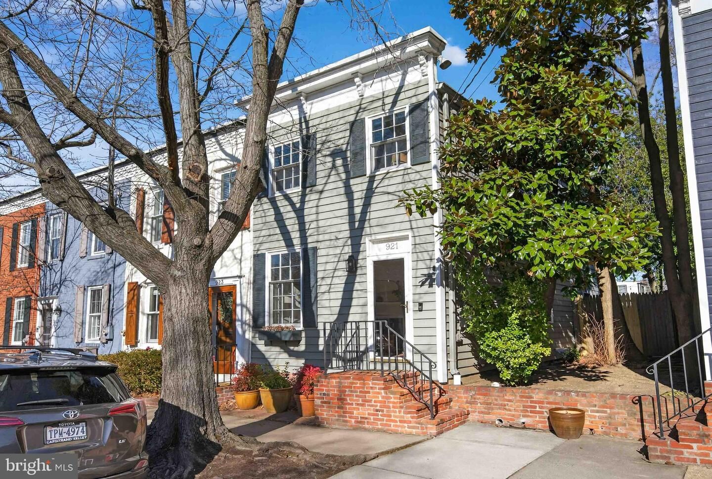 Property Photo:  921 Oronoco Street  VA 22314 