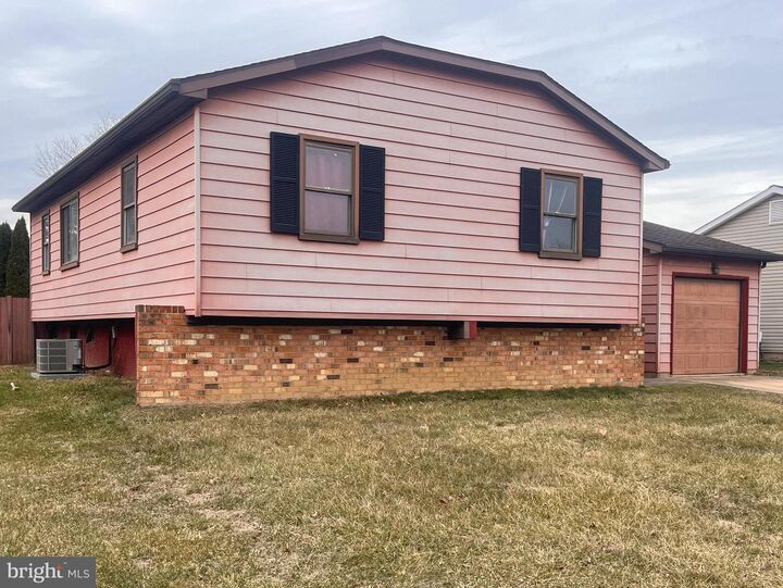 Property Photo:  16 Courtland Circle  DE 19701 