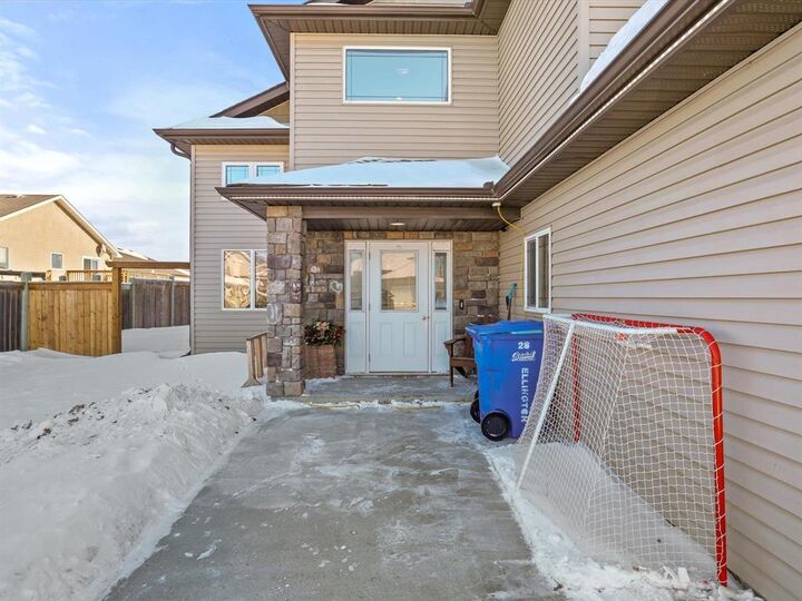 Property Photo:  28 Ellington Way  MB R0A 1E0 