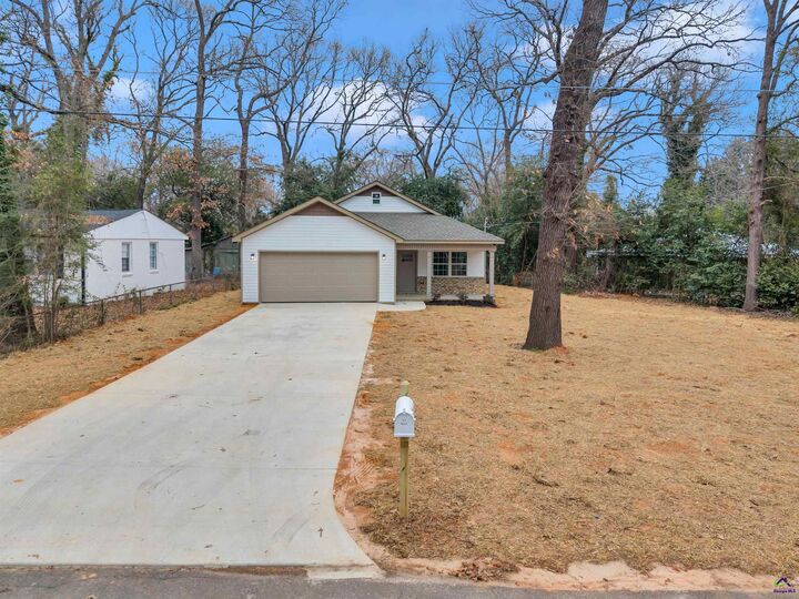 Property Photo:  120 Dewey Street  GA 31093 