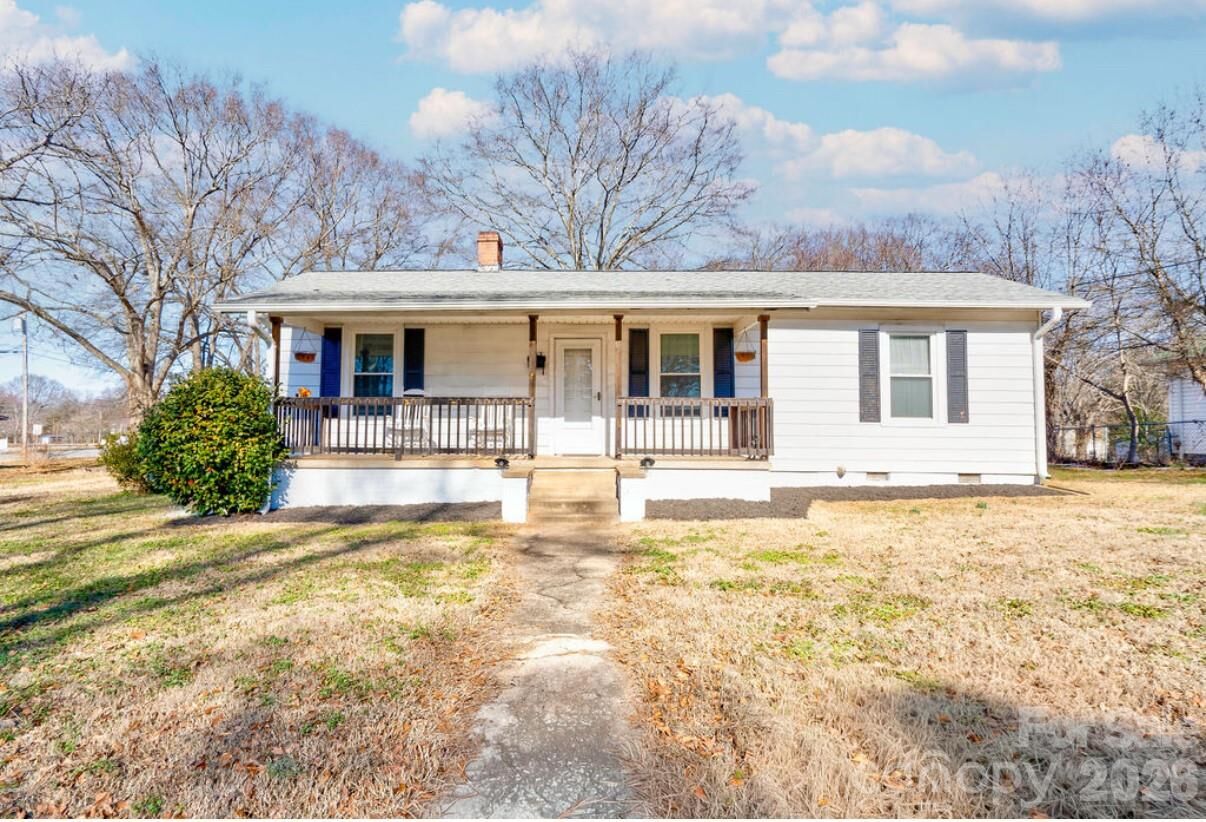 Property Photo: 403 Whitener Street NC 28152