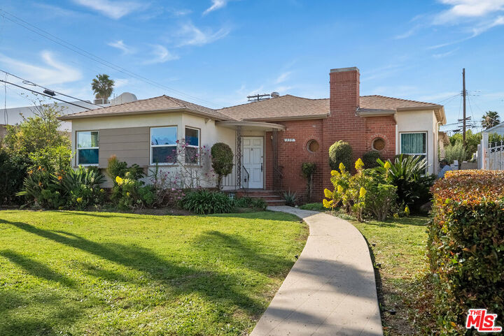 Property Photo: 315 N Formosa Ave CA 90036
