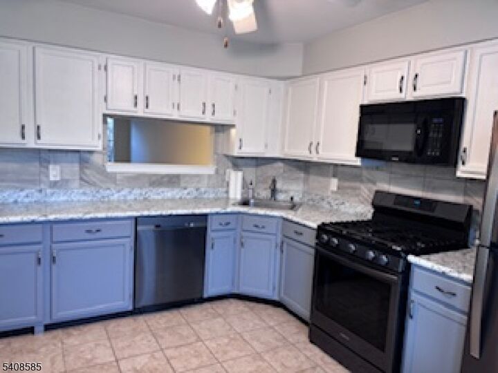 Property Photo:  1004 Wetherburn Ct  NJ 08822 