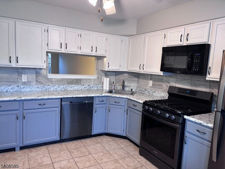 Property Photo:  1004 Wetherburn Ct  NJ 08822 