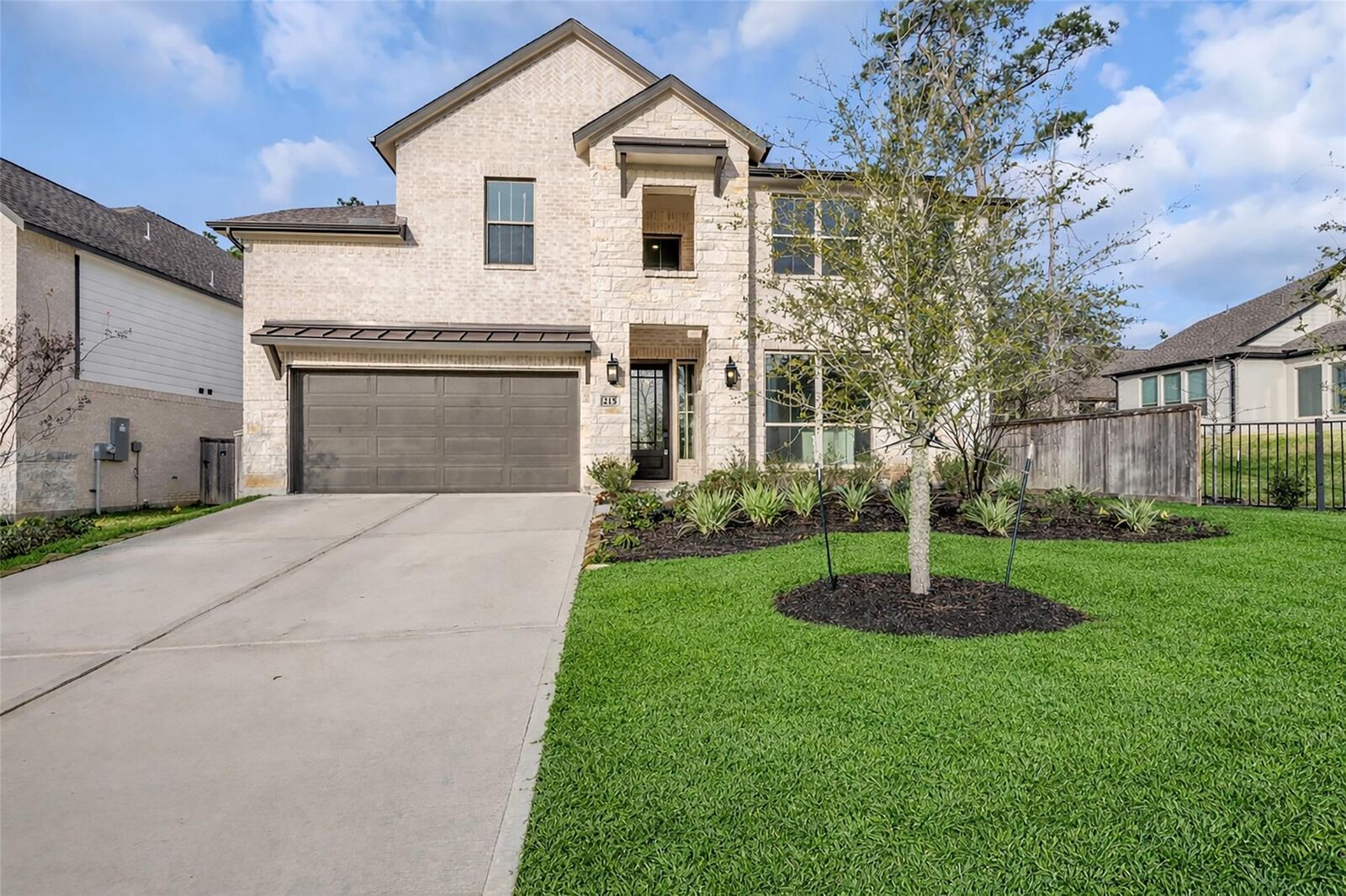 Property Photo:  215 Flower Moon Court  TX 77318 