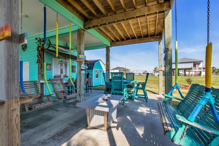 Property Photo:  940 Mary Ann  TX 77650 