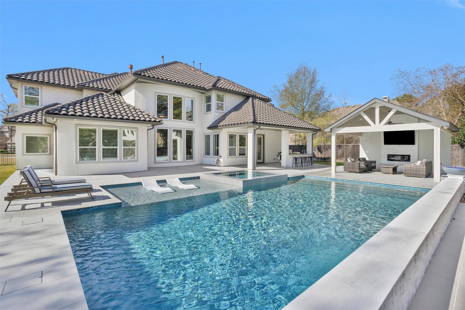 Property Photo:  105 Trelawney Place  TX 77316 