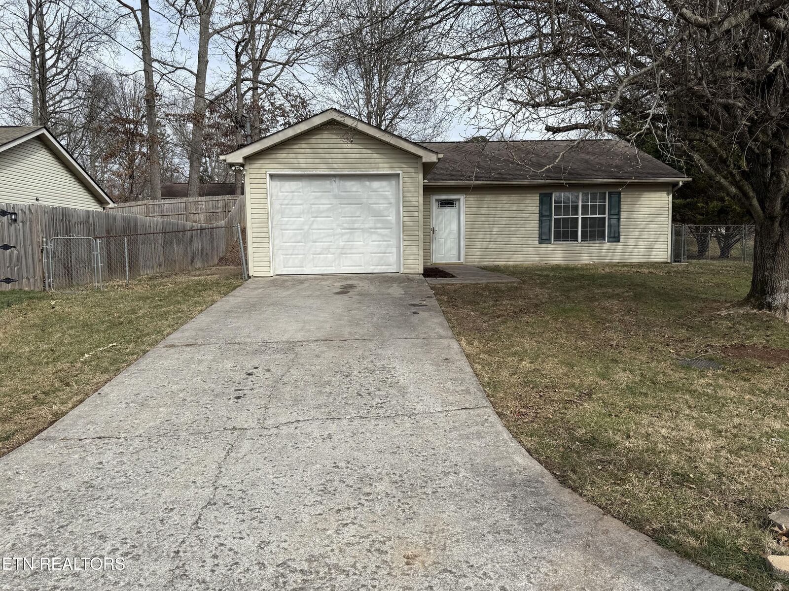 Property Photo:  7662 Trey Oaks Lane  TN 37918 