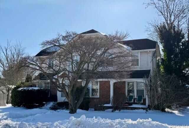 Property Photo: 90 Roe E NY 11772