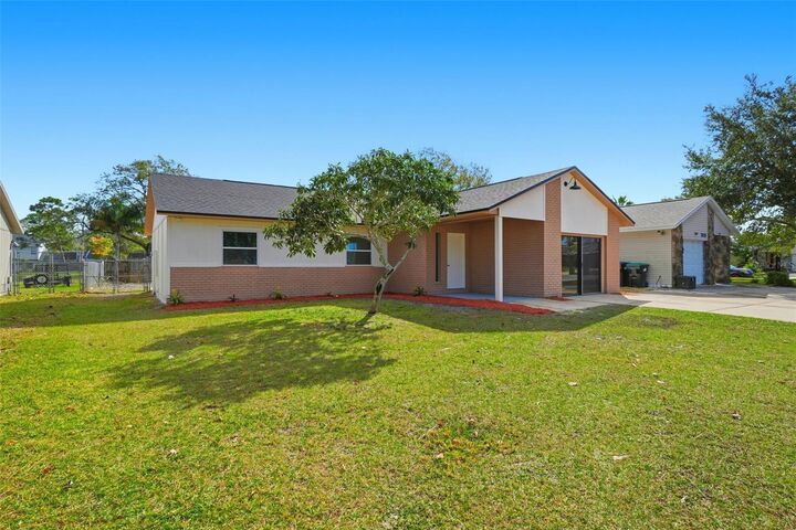 Property Photo:  2843 Calico Court  FL 32822 