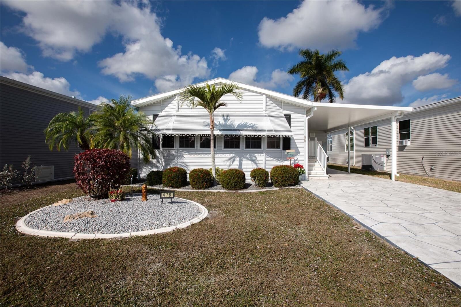 Property Photo:  2100 Kings Highway 478  FL 33980 