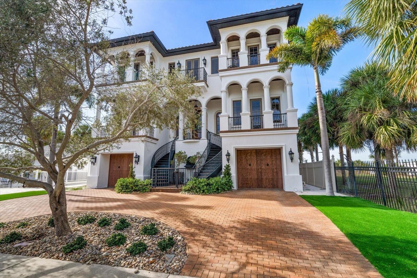 Property Photo:  1040 Eldorado Avenue  FL 33767 