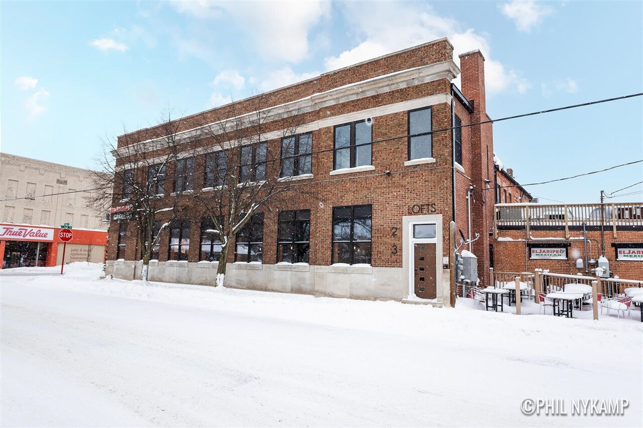 Property Photo:  106 E Main Street 3  MI 49408-8428 