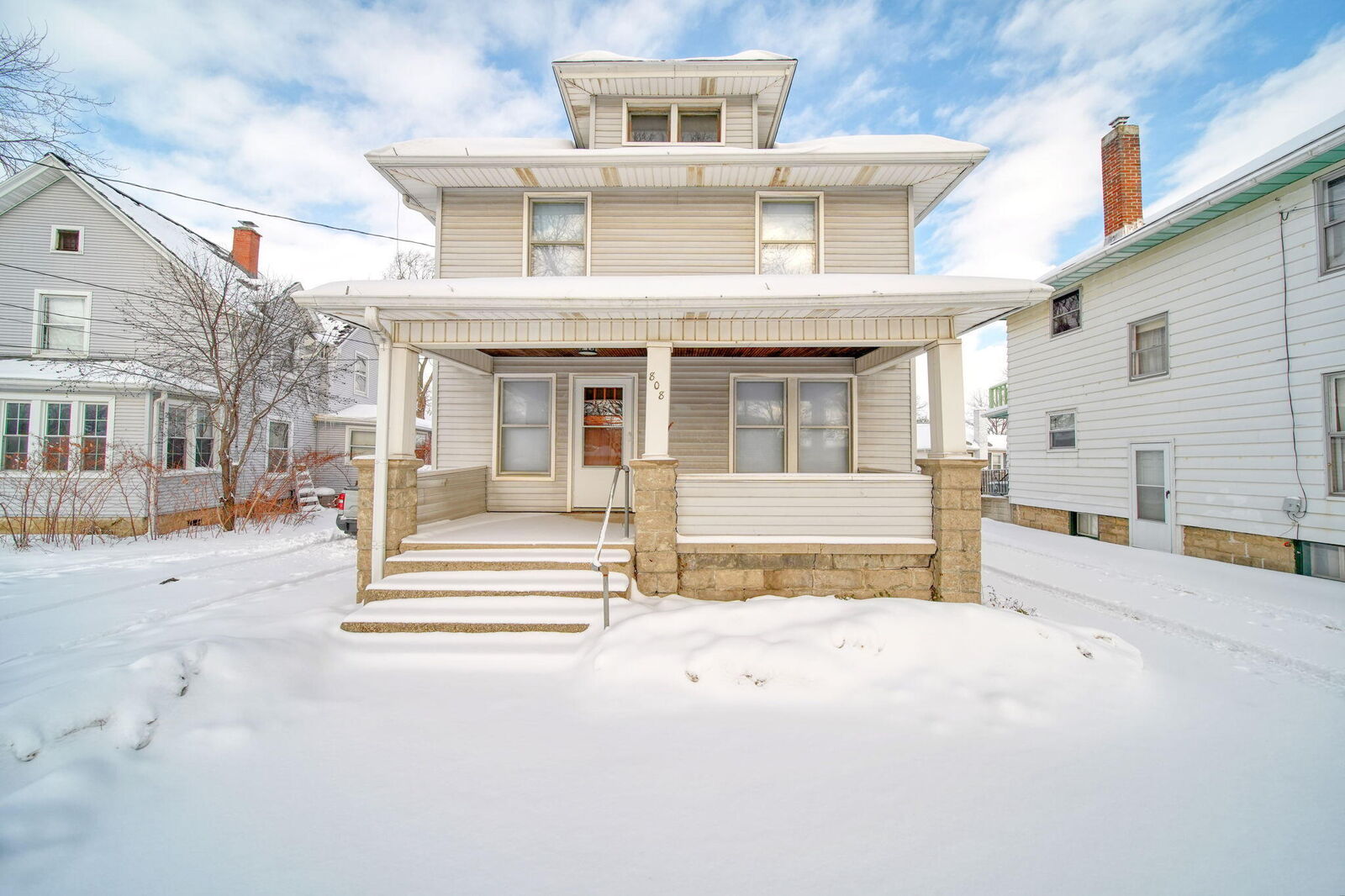 Property Photo:  808 Wildwood Avenue  MI 49202 