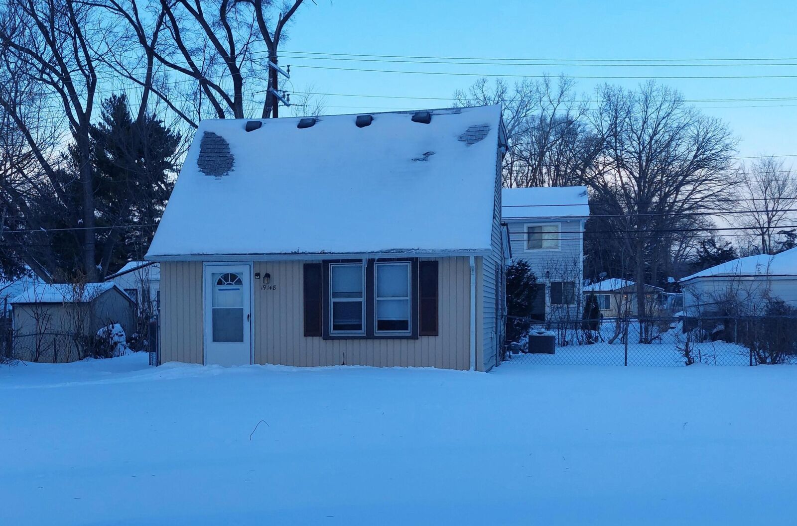 Property Photo:  19148 Hilton Drive  MI 48075 