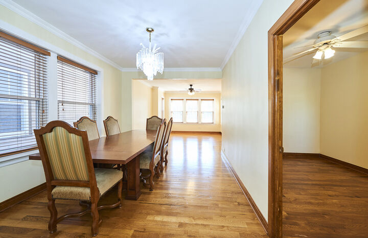 Property Photo:  3222 W Warner Avenue 1  IL 60618 