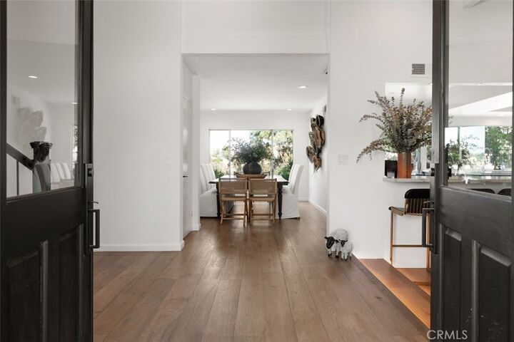 Property Photo:  3960 Ellenita  CA 91356 