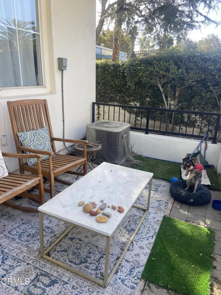 Property Photo:  148 Beach Side Court  CA 93001 