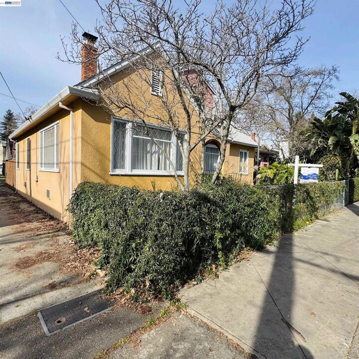 Property Photo:  614 28th St  CA 95816 