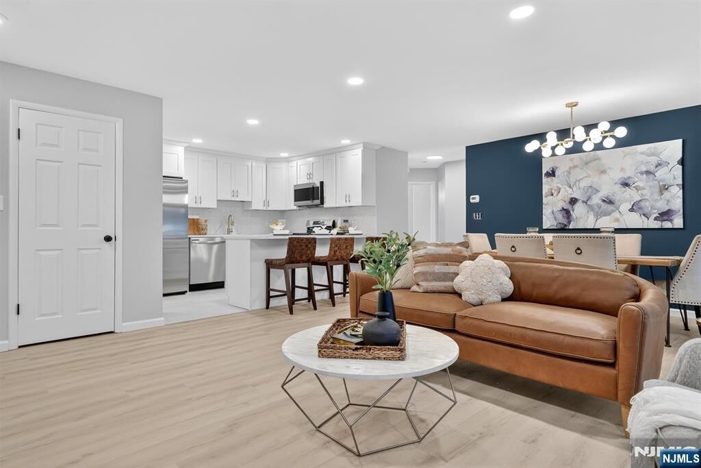 Property Photo:  175 Redwood Court  NJ 07446 