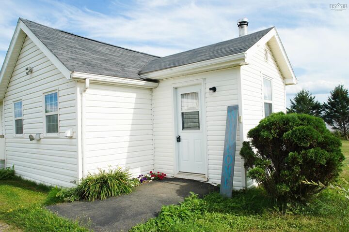 Property Photo:  4606 Highway 2  NS B0M 1B0 