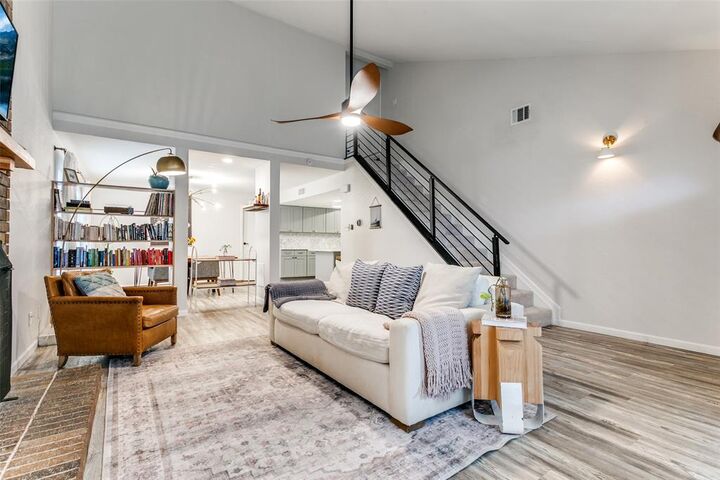 Property Photo: 1225 Sleepy Hollow Court TX 76051