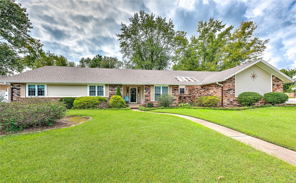 Property Photo:  700 Woodland Drive  AR 72756 