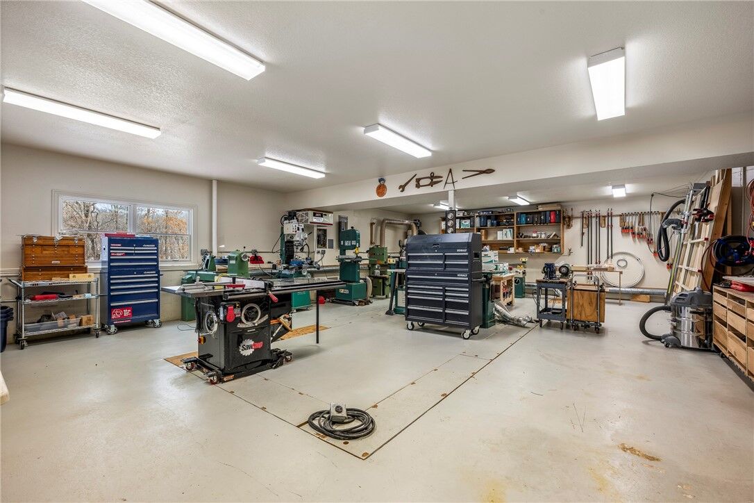 Property Photo: 24 Kirkliston Lane AR 72715