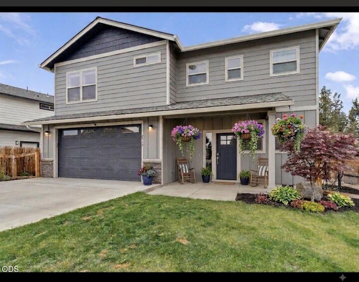 Property Photo:  2260 NE Indigo Lane  OR 97701 