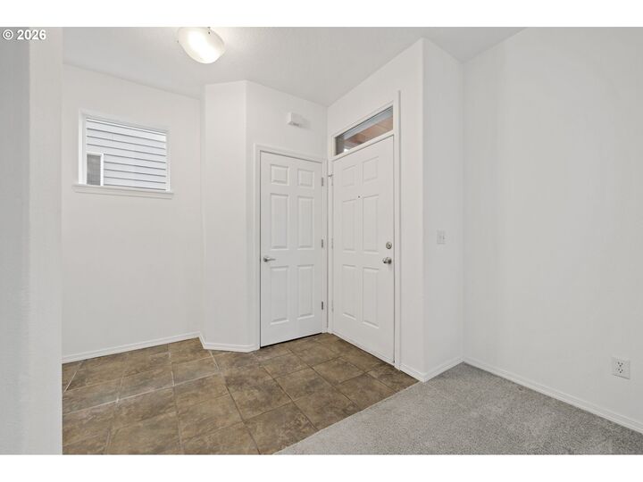 Property Photo:  1147 SE Leander St  OR 97123 