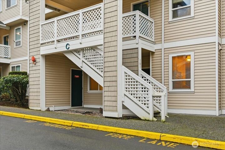 Property Photo:  17827  80th Avenue NE C101  WA 98028 