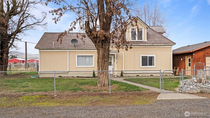 Property Photo:  315 W Fourth Street  WA 99348 