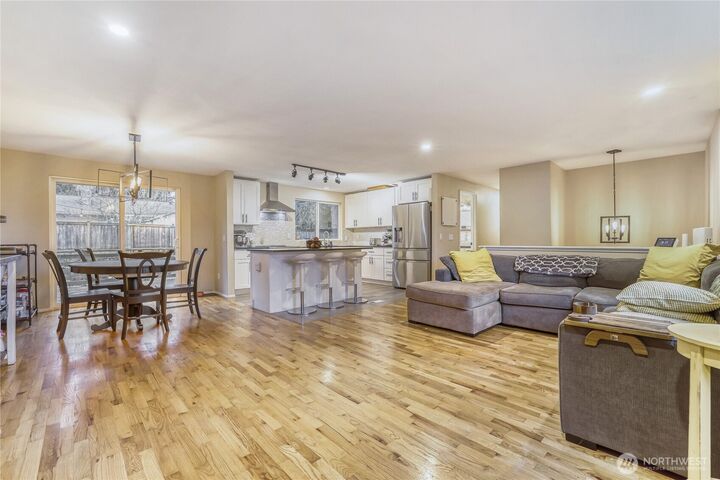 Property Photo:  18517  44th Avenue W  WA 98037 