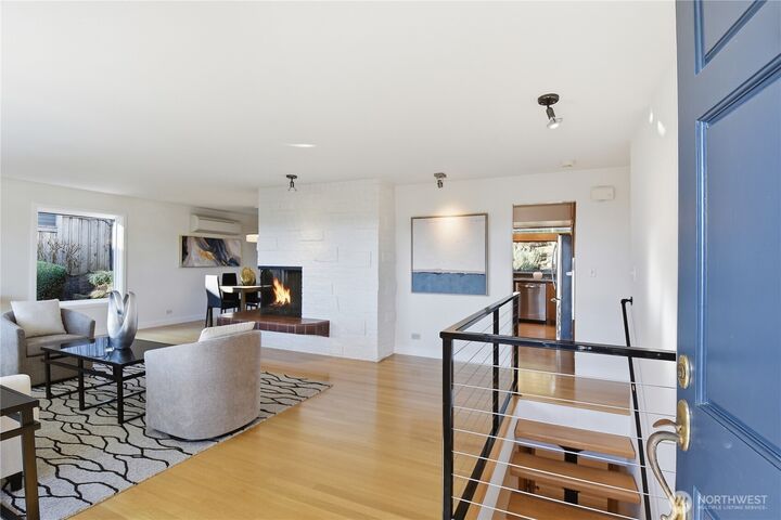 Property Photo: 5052 Pullman Avenue NE WA 98105