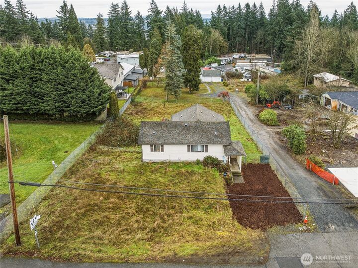 Property Photo: 22827 Meridian Avenue S WA 98021